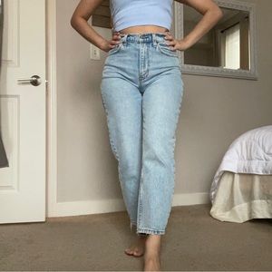 Abercrombie 80s Mom High Rise Jeans